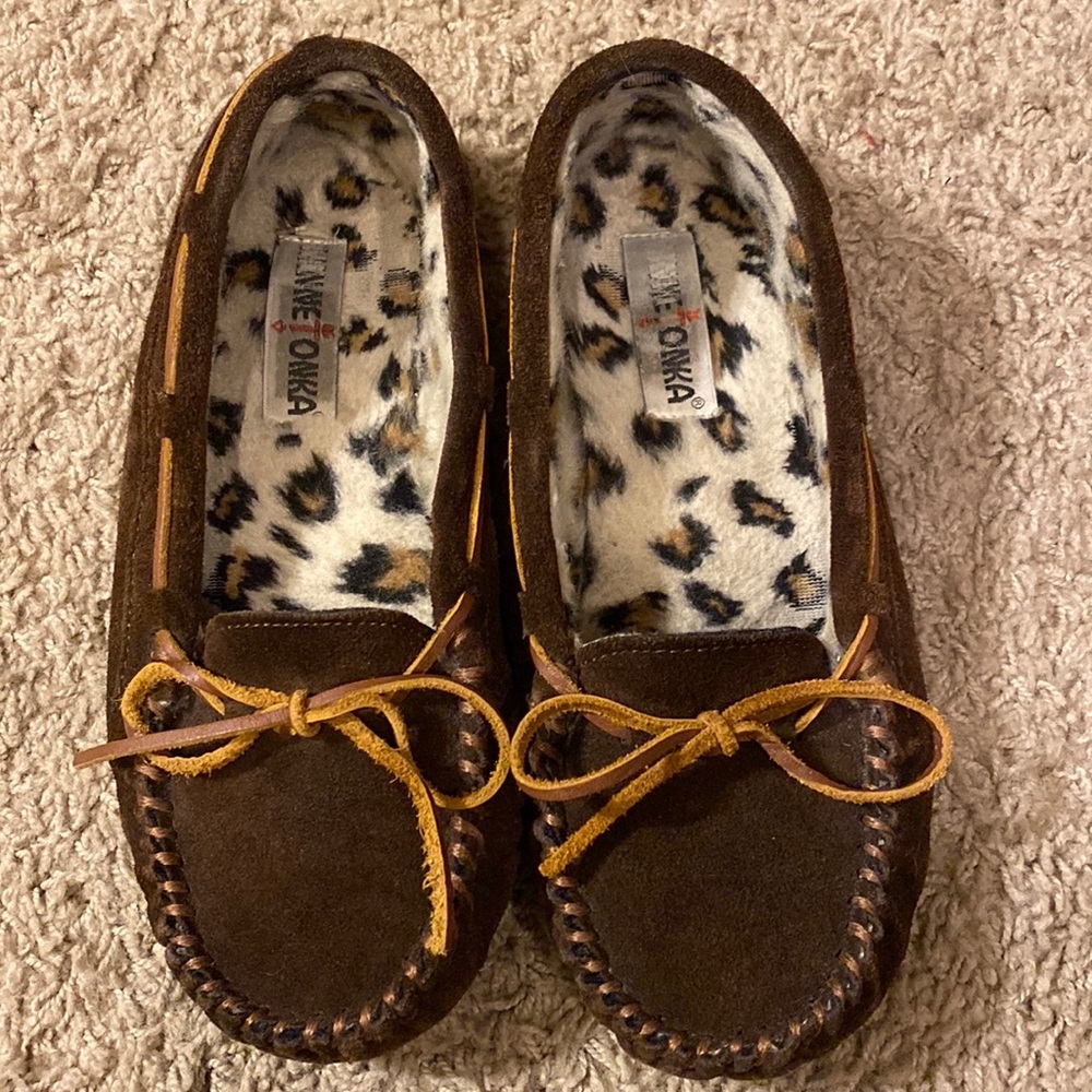 USED Minnetonka Moccasin Slippers